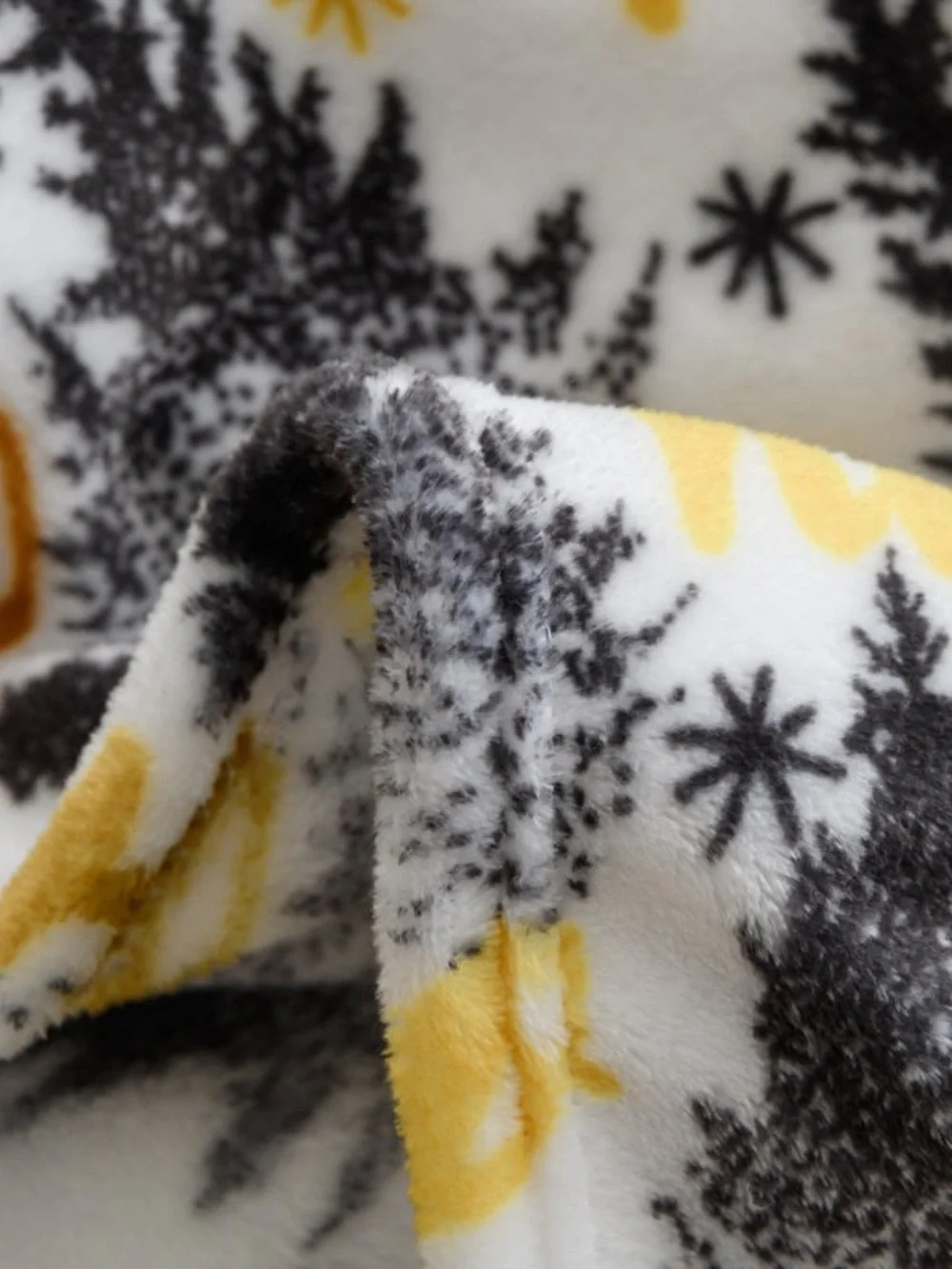 Oversized Ultra-Soft Holiday Throw Blanket - Christmas Trees and Stars - NWT